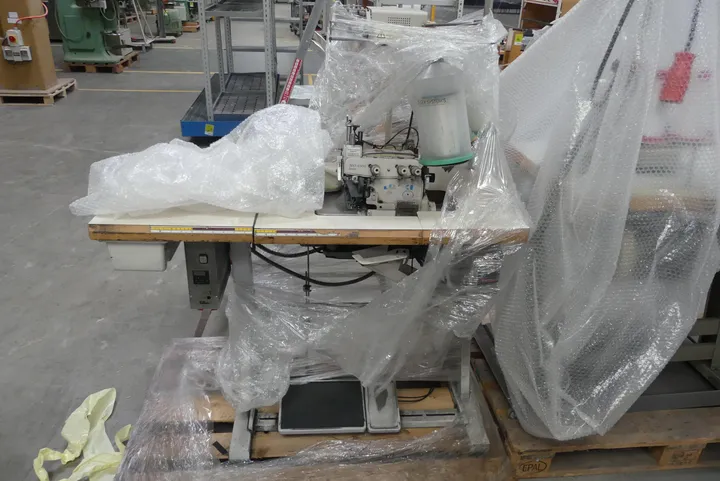 Juki MO-6900 Series Overlock Industrienähmaschine Typ: C-GEX 3003
